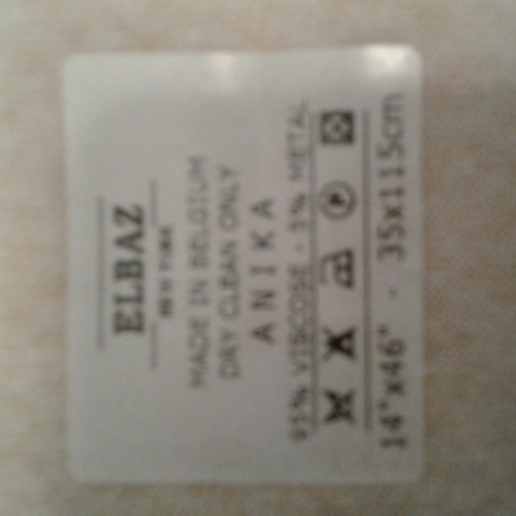 Table Runner - Picture 3 of 5